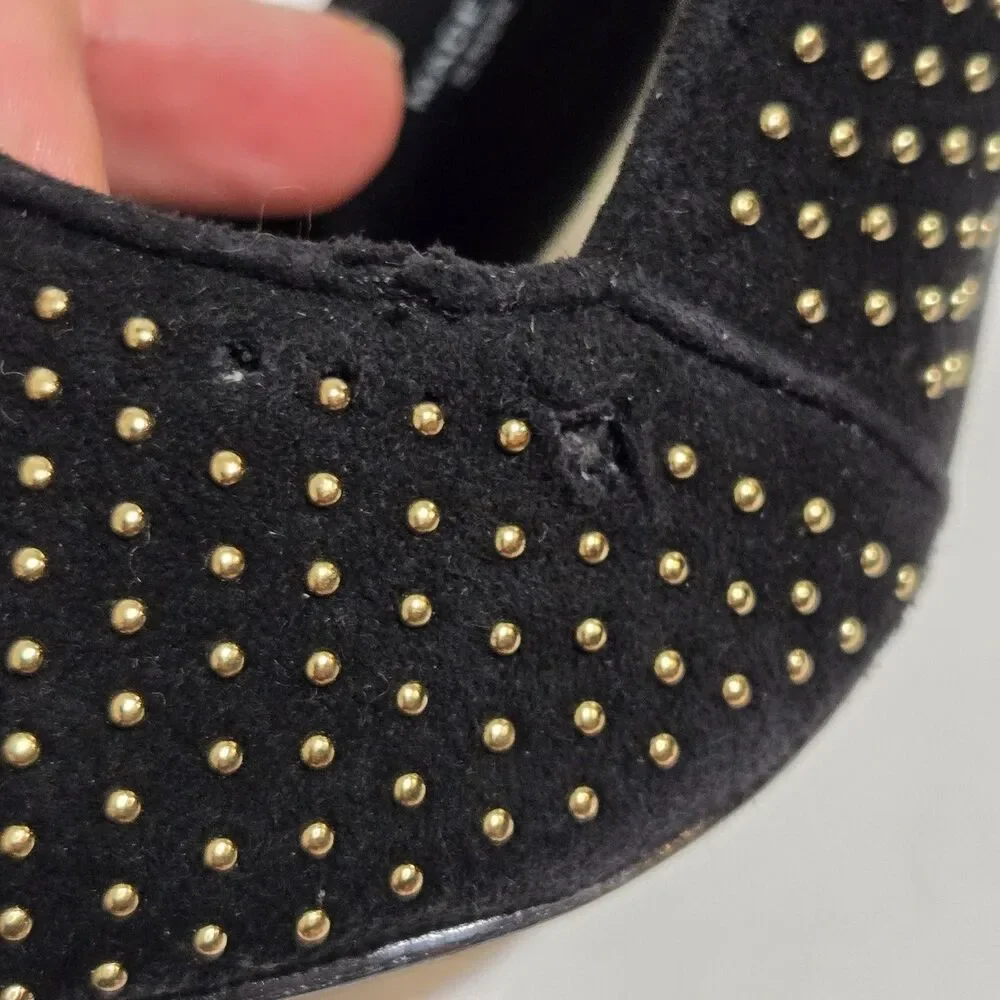 Alice + Olivia Gold Studs Pumps 3.75
